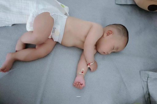 临邑几个月宝宝会抬头
